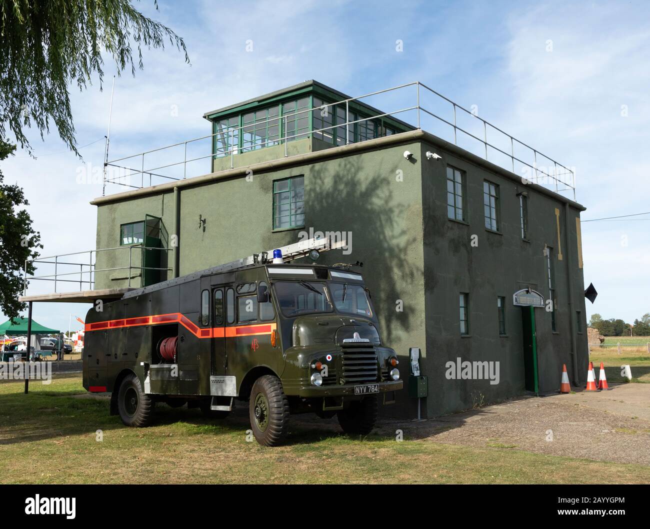 Rougham Airfield torre di controllo costruita durante la seconda guerra mondiale nel 1941 per l'USAAF, ora un museo. Vicino Bury St Edmunds, Suffolk, Regno Unito Foto Stock