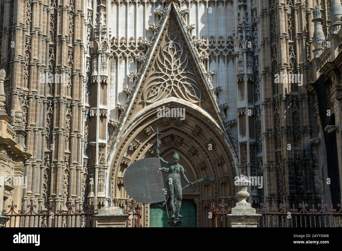 Particolare della porta del Principe alla Cattedrale di Santa Maria Del Vedere, meglio conosciuta come Cattedrale di Siviglia, è una cattedrale cattolica romana e UNA UNE Foto Stock
