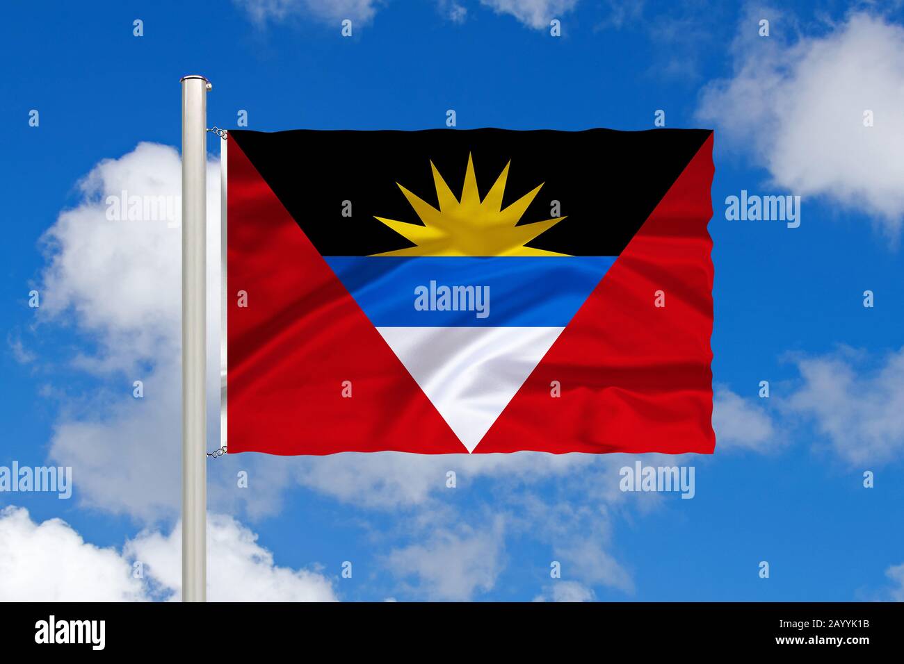 Bandiera di Antigua e Barbuda di fronte al cielo nuvoloso blu, Antigua e Barbuda Foto Stock