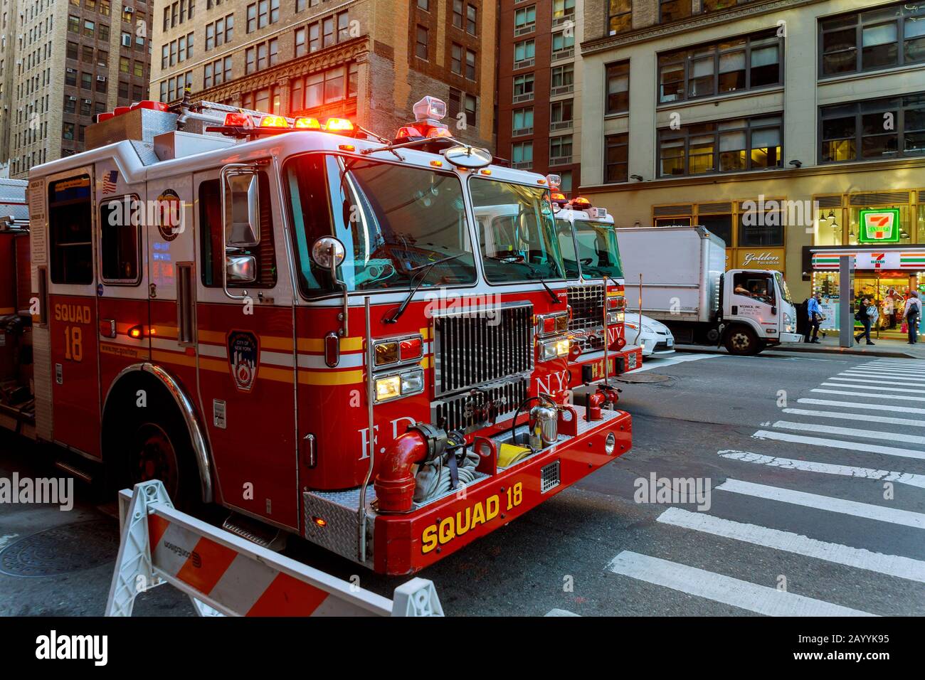 18 settembre 2019 New York City, USA Fire Truck in Fire Department a Manhattan, New York, Stati Uniti Foto Stock