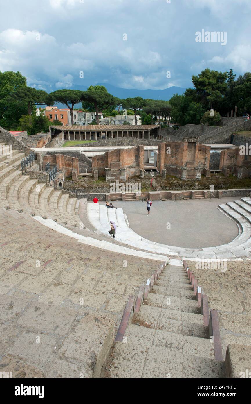 Grande teatro a Pompei vicino Napoli moderna nella regione italiana della Campania. Foto Stock