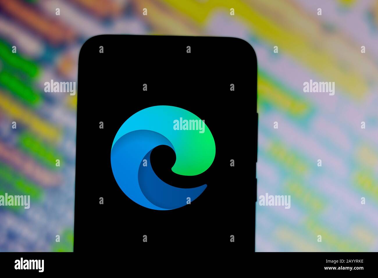 Brasile. 17th Feb, 2020. In questa immagine è illustrato il logo Microsoft Edge visualizzato su uno smartphone. Credit: Rafael Henrique/Sopa Images/Zuma Wire/Alamy Live News Foto Stock