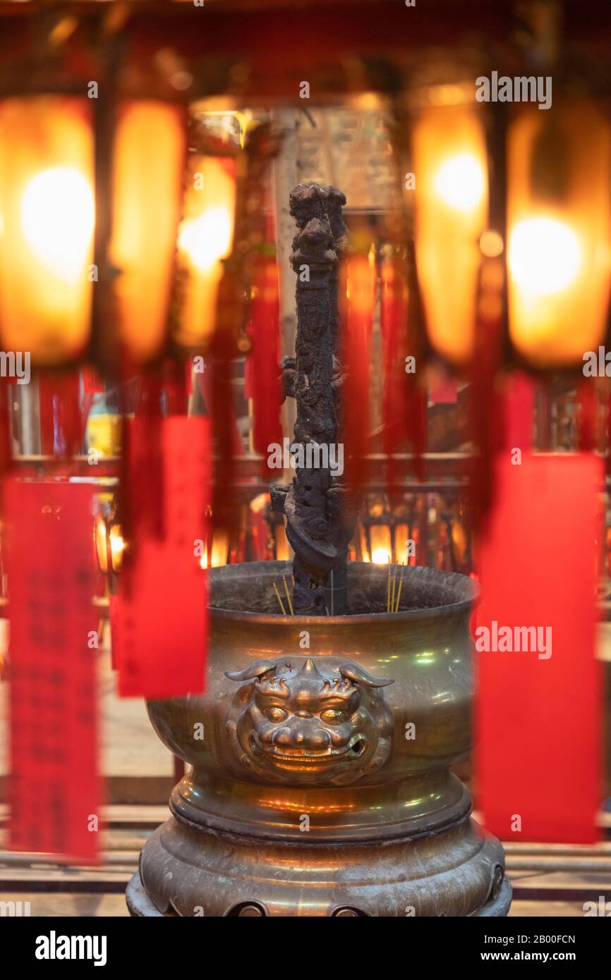 Urna Di Incenso Al Tempio Di Man Mo, Centrale, Hong Kong Foto Stock