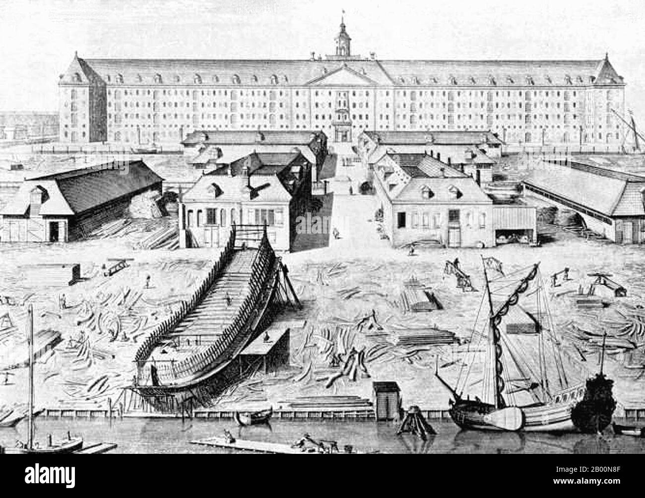 Paesi Bassi: Il cantiere navale della Compagnia Olandese delle Indie Orientali ad Amsterdam. Incisione di Joseph Mulder (1658-1720), c. 1750. La compagnia olandese dell'India orientale (Vereenigde Oost-Indische compagnie o VOC in olandese, letteralmente "United East Indian Company") è stata una società di charter fondata nel 1602, quando gli Stati generali dei Paesi Bassi le hanno concesso un monopolio di 21 anni per svolgere attività coloniali in Asia. È stata la prima multinazionale al mondo e la prima azienda ad emettere azioni. Si trattava probabilmente anche della prima megacorporazione del mondo, che possedeva poteri quasi governativi. Foto Stock