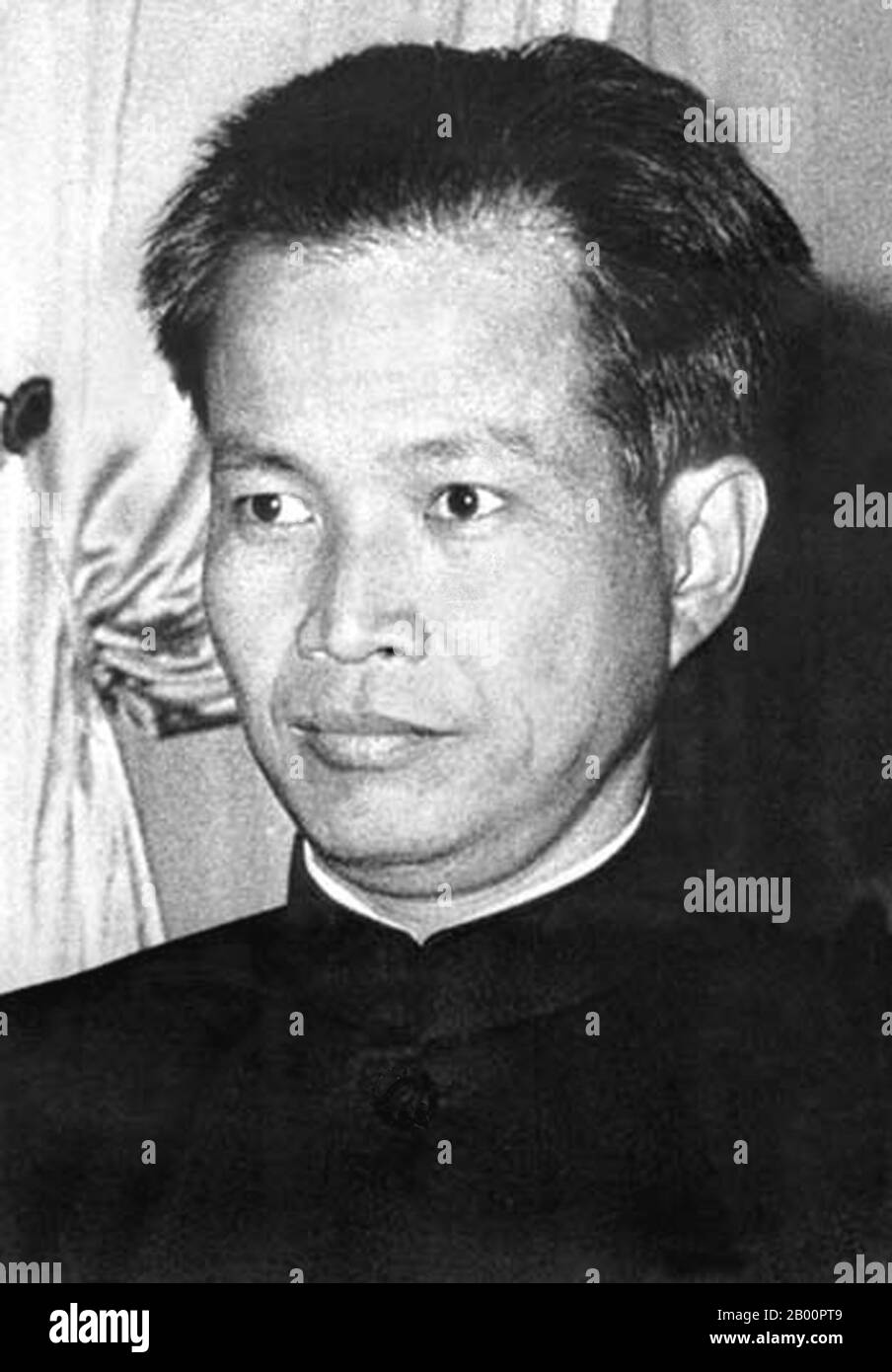 Cambogia: Khmer Rouge Leadership: Khieu Samphan, nato il 27 luglio 1931, è stato il presidente del Presidio di Stato del democratico Kampucha) dal 1976 al 1979. In quanto tale, ha servito come capo di stato della Cambogia ed è stato uno dei funzionari più potenti nel movimento dei Khmer rossi, anche se Pol Pot era il vero leader politico del gruppo e ha detenuto il potere più esteso. Foto Stock