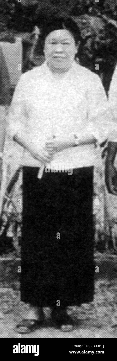 Cambogia: Khmer rossi leadership: Yun Yat. Foto scattata a Anlong Veng c. 1996 Yun Yat, alias Comrade at, era la moglie di Son Sen, ministro della Difesa della Repubblica Democratica di Kampuchia. Il 9 ottobre 1975, il Comitato permanente del Partito Comunista di Kampuchea la ha posta in carica per l'informazione e l'educazione. Nel 1977 è stata nominata Ministro dell'informazione. Il 10 giugno 1997 Khieu Samphan dichiarò che Yun Yat e Son Sen erano stati arrestati come spie vietnamite e giustiziati come traditori cinque giorni dopo su ordine di Pol Pot. Foto Stock