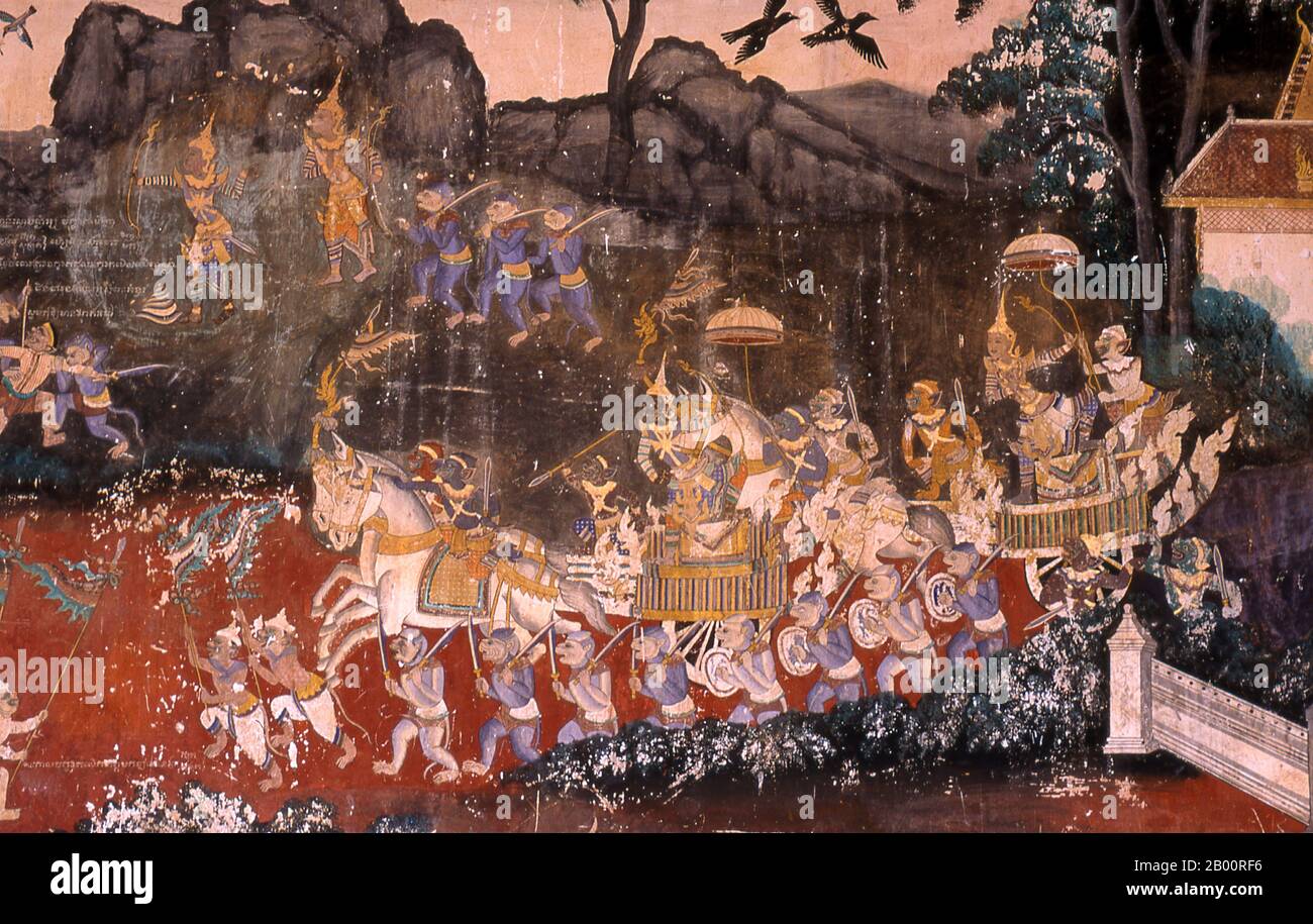 Cambogia: Gli affreschi Reamker (Ramayana) nella galleria che circonda la Pagoda d'Argento, Palazzo reale e Pagoda d'Argento, Phnom Penh. Il Ramayana ('Romance of Rama' in Sanscrito) è una storia antica come il tempo e - almeno nel subcontinente indiano e in gran parte del sud-est asiatico - di una popolarità senza pari. Più di duemila trecento anni fa lo studioso-poeta Valmiki si sedette per scrivere il suo epico definitivo di amore e guerra. Nella sua forma attuale, la versione sanscrita consiste di circa 24,000 coppie divise in sette libri. Il Reamker è la versione Khmer di questo epico. Foto Stock