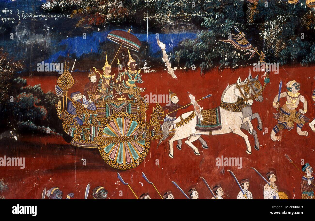 Cambogia: Gli affreschi Reamker (Ramayana) nella galleria che circonda la Pagoda d'Argento, Palazzo reale e Pagoda d'Argento, Phnom Penh. Il Ramayana ('Romance of Rama' in Sanscrito) è una storia antica come il tempo e - almeno nel subcontinente indiano e in gran parte del sud-est asiatico - di una popolarità senza pari. Più di duemila trecento anni fa lo studioso-poeta Valmiki si sedette per scrivere il suo epico definitivo di amore e guerra. Nella sua forma attuale, la versione sanscrita consiste di circa 24,000 coppie divise in sette libri. Il Reamker è la versione Khmer di questo epico. Foto Stock