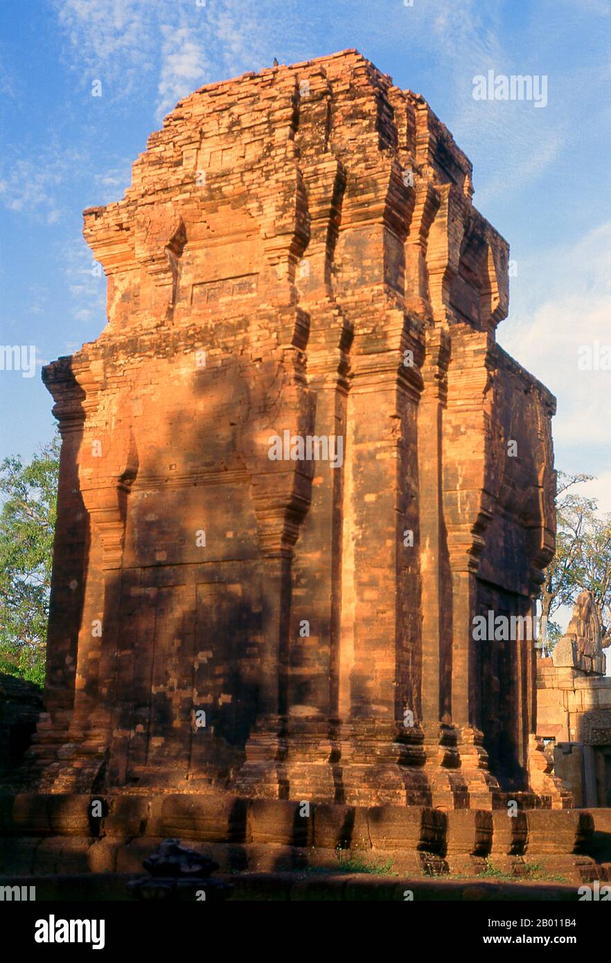 Thailandia: Prasat Meuang Tam, Provincia di Buriram, Thailandia nord-orientale. Prasat Hin Mueang Tam è un tempio khmer nello stile Khleang e Baphuon, che risale alla fine del 10 ° e all'inizio del 11 ° secolo. La divinità primaria era Shiva, anche se Vishnu era adorata qui. Foto Stock