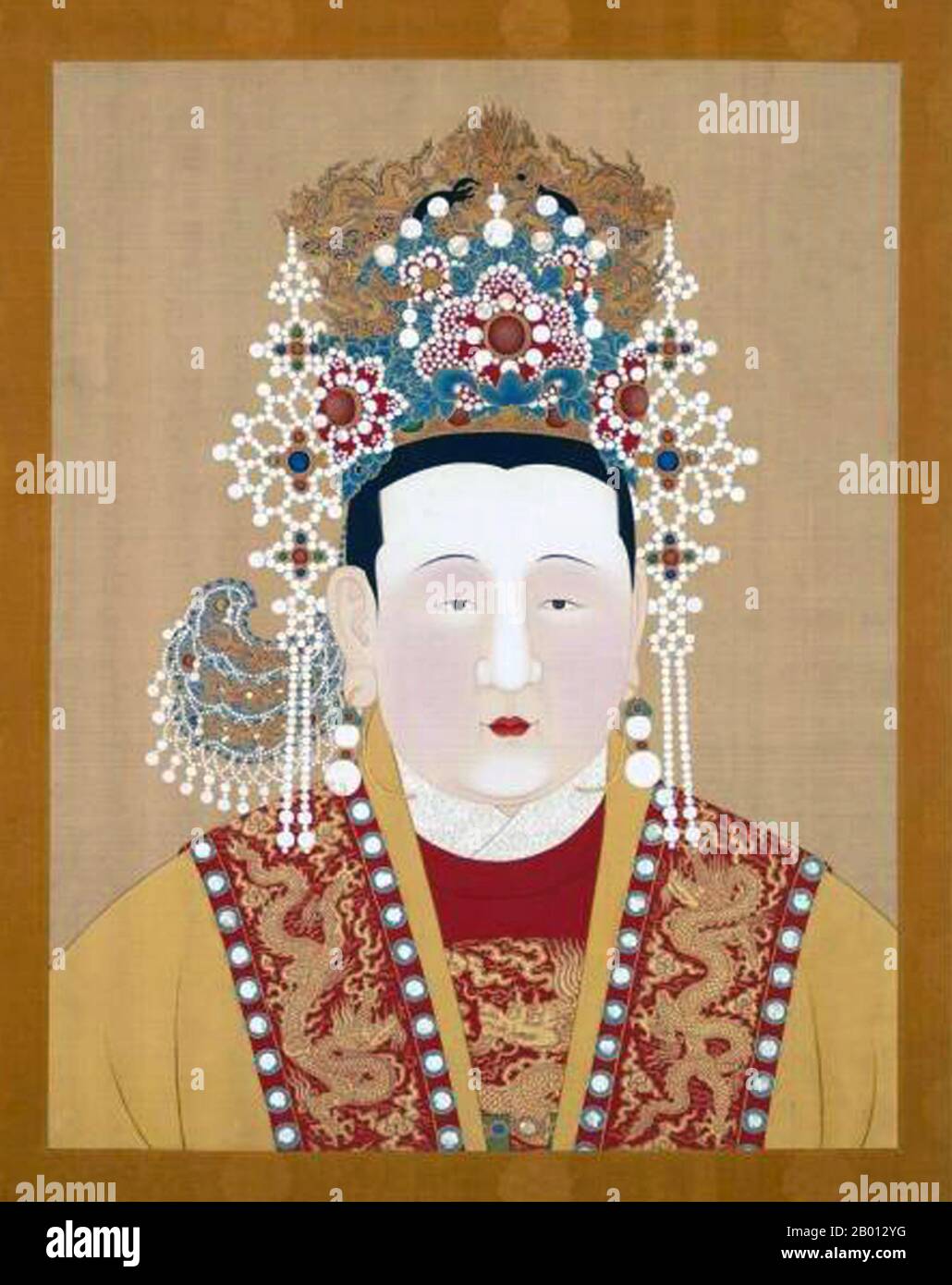 Cina: Imperatrice Cheng Xiao Zhao (1379-1442), consorte del IV imperatore Ming Hongxi (r. 1424-1425). Pittura a chiocciola sospesa, XIV-XVII secolo. L'imperatrice Zhang (1379-1442), nome ufficiale Chengxiaozhao, fu la consorte dell'Imperatore Hongxi della Dinastia Ming. Nato da un background contadino, suo marito governò solo per un anno prima di morire, e così divenne imperatrice Dowager mentre suo figlio ascese a diventare l'Imperatore Xuande. Era una presenza dominante durante il suo regno, conosciuta per la sua conoscenza e saggezza. Divenne Grande imperatrice Dowager nel 1435, servendo come reggente per suo nipote, l'imperatore Yingzong. Foto Stock