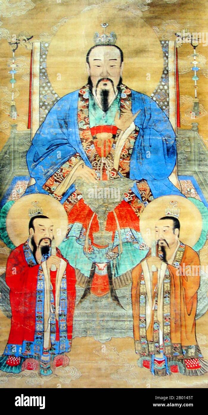 Cina: Yuqing, 'la purezza di Giada', primo dei tre puri (Sanqing) nel Daoismo. Pittura a chiocciola sospesa, 19 ° secolo. Yuanshi Tianzun o Yuqing ('Jade pure One'), 'il Venerabile Celestiale dell'inizio primordiale' o 'il Signore primordiale del Cielo', è una delle divinità più importanti del Taoismo. Ha creato il Cielo e la Terra, e risiede nel Cielo della purezza di Giada. Secondo le credenze daoiste l'intero universo manifestato è governato da tre forze originali: Le tre pure (Sanqing). I tre puri sono stati introdotti in esistenza attraverso l'interazione di yin e yang. Foto Stock