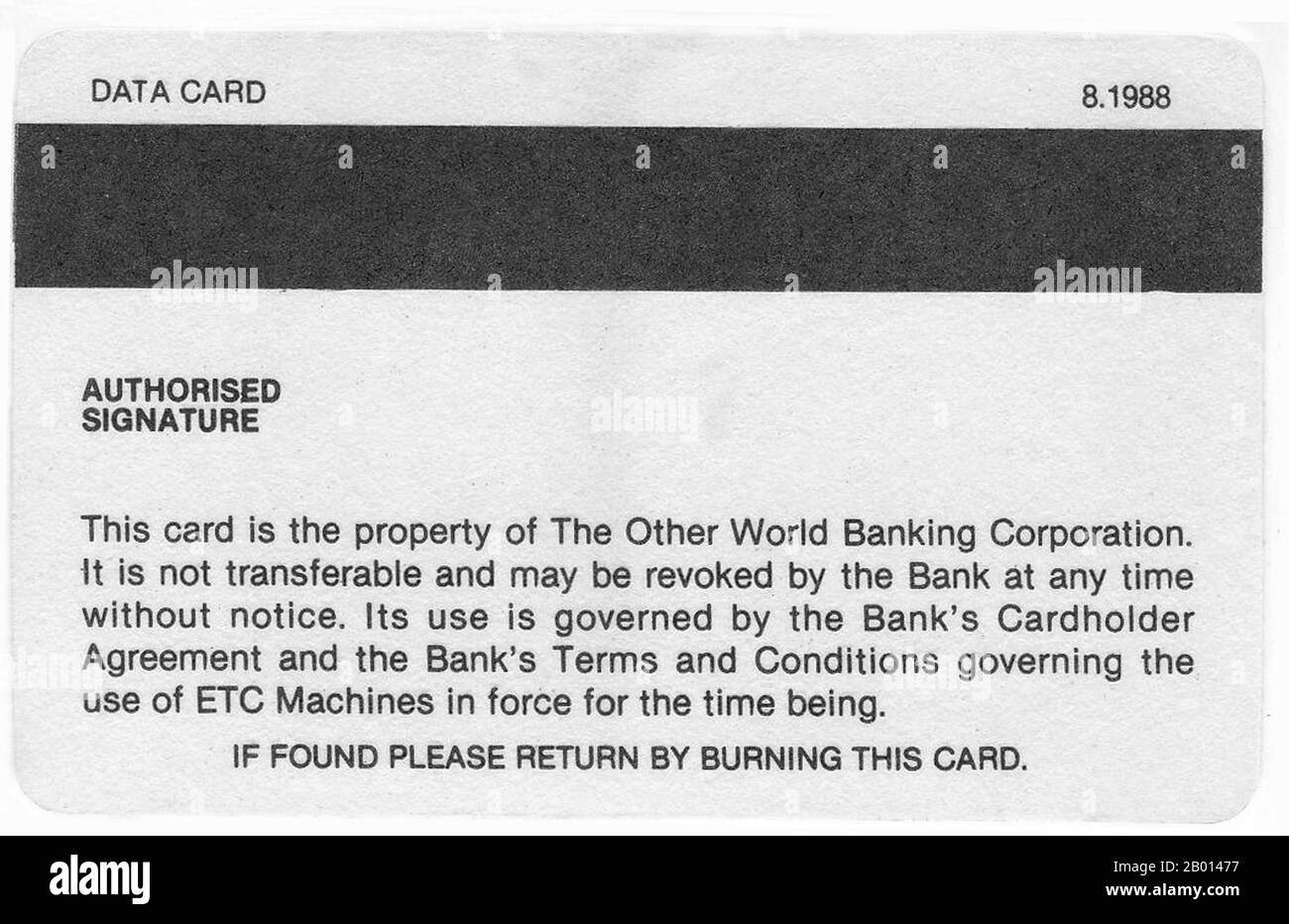 Cina: 'Valuta dell'inferno' - una carta di credito dell'Inferno recante un'immagine dell'Imperatore Giada. Una variante moderna della valuta dell'inferno usata nel culto dell'antenato nella società cinese tradizionale. Le banconote dell'inferno sono una forma di carta joss stampata per assomigliare alle note della banca moderna. Le banconote dell'inferno non sono una valuta ufficiale o un'asta legale in nessun luogo in questo mondo. Sono destinati ad essere bruciati nella venerazione dell'antenato cinese. Le banconote dell'inferno sono note per le loro grandi denominazioni, che vanno da 10,000 a diversi miliardi di dollari, e di solito portano un'immagine dell'Imperatore Jade, il monarca che presiede il cielo nel Daoismo. Foto Stock