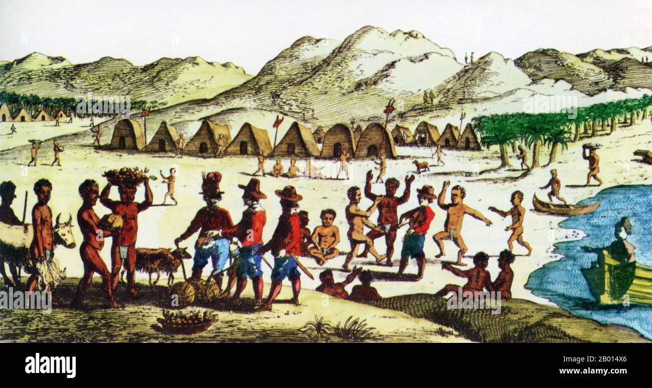 Paesi Bassi/Madagascar: Nel 1619 il capitano olandese Bontekoe barters per merci su un'isola al largo del Madagascar. A destra, un marinaio olandese intrattiene i locali con il suo fiddle. Incisione, c.. 1618-1625. Willem Ysbrandtzoon Bontekoe (Hoorn, 2 giugno 1587 – 1657) è stato un . Nel 1607, all'età di 20 anni, Bontekoe succedette al padre come capitano della nave Bontekoe. Nel 1617, la nave fu sequestrata dai pirati barbarici e Bontekoe finì in un mercato degli schiavi. Fu comprato gratuitamente, ma la sua nave fu persa. Divenne skipper della Compagnia Olandese delle Indie Orientali (VOC), anche se fece un solo viaggio per loro. Foto Stock