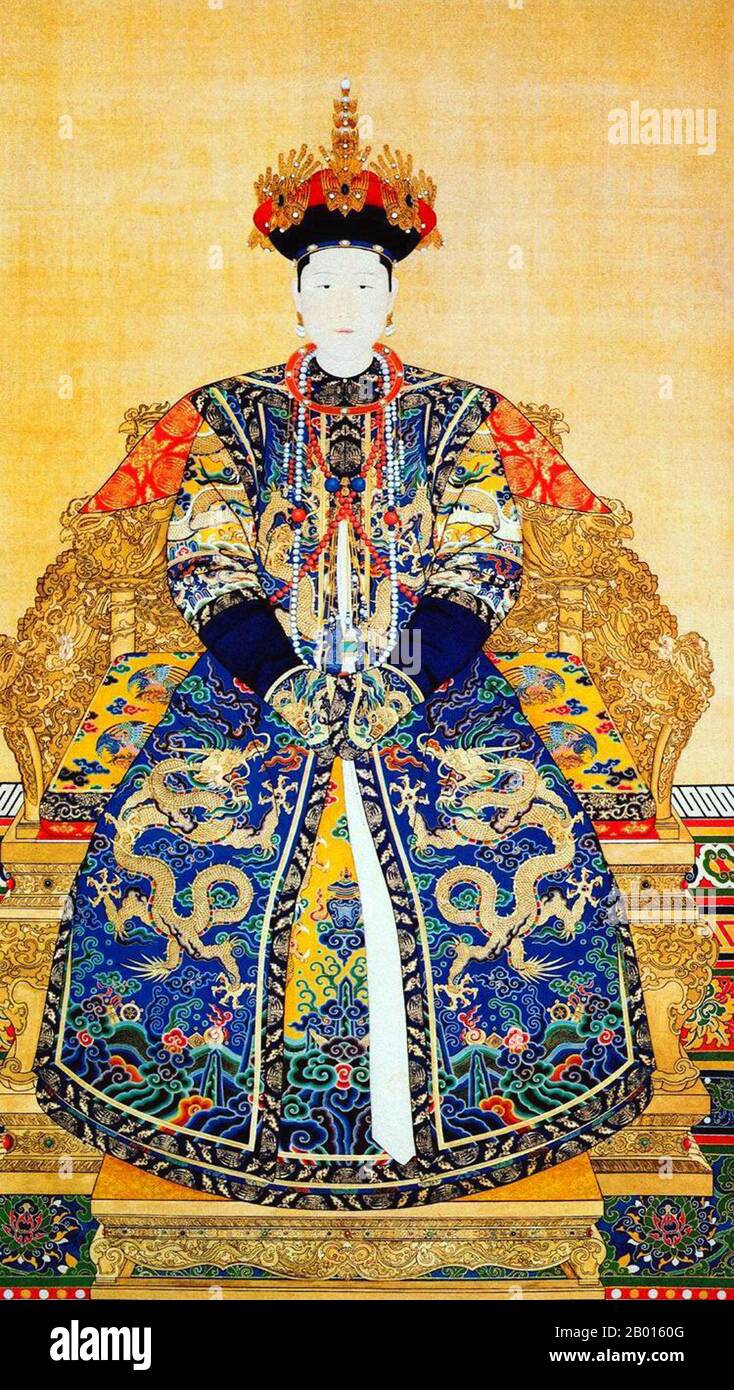 Cina: Imperatrice Xiao Kang Zhang (1640 – 20 marzo 1663), Consorte del Nobile Imperiale all'Imperatore Shunzhi. Rotolo appeso pittura, 17 ° secolo. L'imperatrice Xiaokangzhang nacque nel clan cinese Han Tong. Anche se la sua famiglia era di origine Jurchen, avevano vissuto tra i cinesi Han per molte generazioni. Quando Lady Tong entrò nella corte imperiale dell'imperatore Shunzhi, fu fatta la sua concubina. Portò l'imperatore un erede maschio, il principe Xuanye. Quando Xuanye fu scelto per succedere al trono imperiale come imperatore Kangxi, Lady Tong fu dato il titolo di imperatrice di Dowager Cihe. Foto Stock