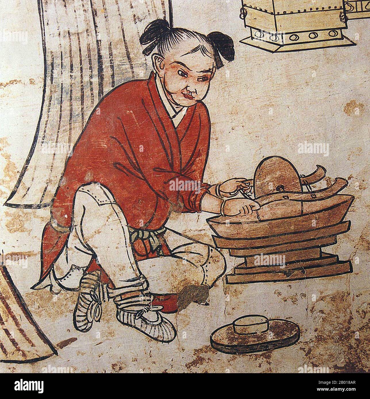 Cina: Un uomo che prepara il tè. Particolare di un murale nella tomba di Zhang Kuangzheng, Xuanhua, Hebei, Dinastia Liao (1093-1117). La dinastia di Liao, conosciuta anche come l'Impero Khitan, era uno stato che dominava le regioni di Manciuria, Mongolia, e parti della Cina settentrionale propriamente detta. Fu fondata dal clan Yelü del popolo Khitano nello stesso anno in cui la dinastia Tang crollò (907), anche se il suo primo sovrano, Yelü Abaoji (Yaruud Ambagai Khan), non dichiarò un nome di epoca fino al 916. Foto Stock