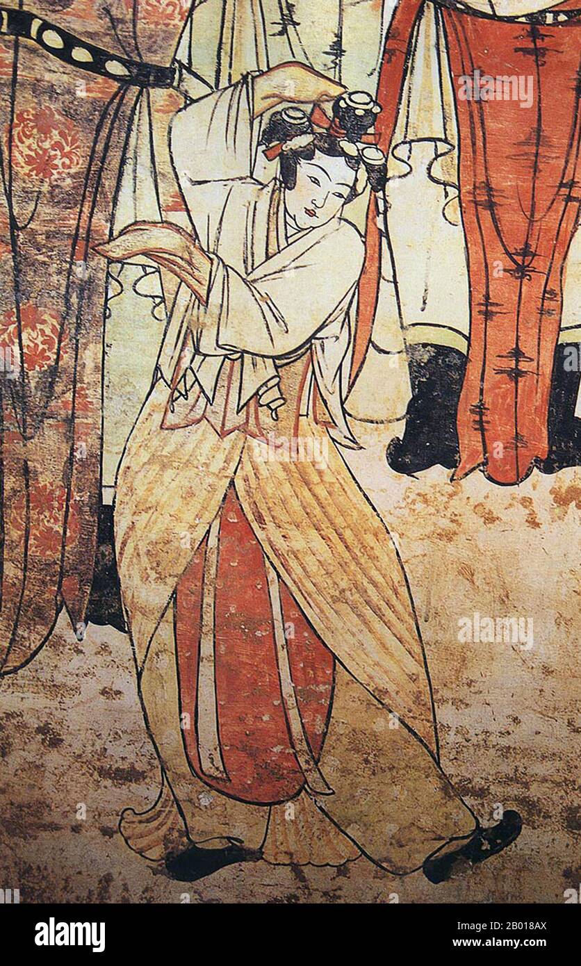 Cina: Una donna che balla. Particolare di un murale nella tomba di Zhang Kuangzheng, Xuanhua, Hebei, Dinastia Liao (1093-1117). La dinastia di Liao, conosciuta anche come l'Impero Khitan, era uno stato che dominava le regioni di Manciuria, Mongolia, e parti della Cina settentrionale propriamente detta. Fu fondata dal clan Yelü del popolo Khitano nello stesso anno in cui la dinastia Tang crollò (907), anche se il suo primo sovrano, Yelü Abaoji (Yaruud Ambagai Khan), non dichiarò un nome di epoca fino al 916. Foto Stock