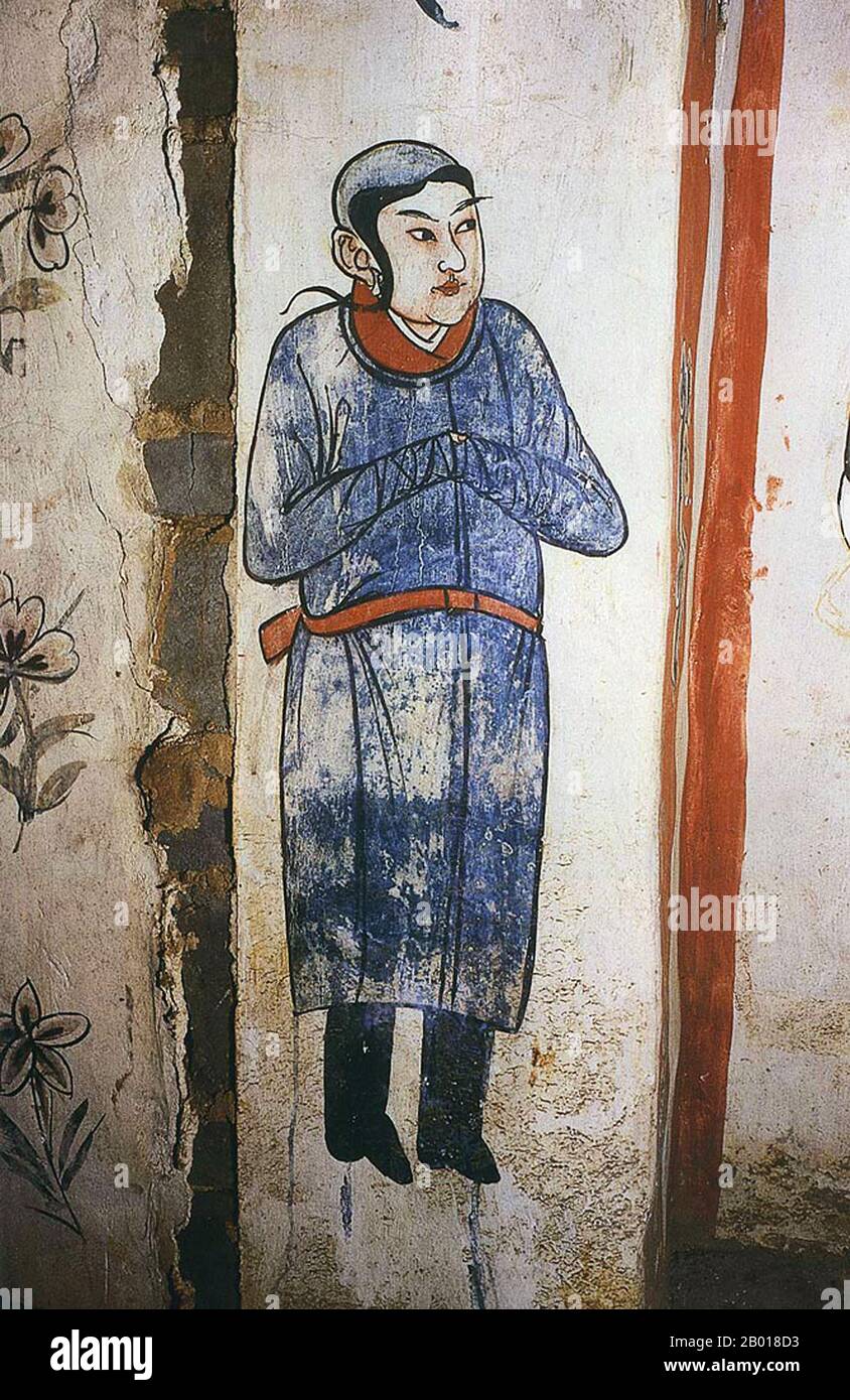 Cina: Porta Guardiano di nazionalità Khitana. Murale nella tomba di Zhang Wenzao, Xuanhua, Hebei, Dinastia Liao (1093-1117). La dinastia di Liao, conosciuta anche come l'Impero Khitan, era uno stato che dominava le regioni di Manciuria, Mongolia, e parti della Cina settentrionale propriamente detta. Fu fondata dal clan Yelü del popolo Khitano nello stesso anno in cui la dinastia Tang crollò (907), anche se il suo primo sovrano, Yelü Abaoji (Yaruud Ambagai Khan), non dichiarò un nome di epoca fino al 916. Foto Stock