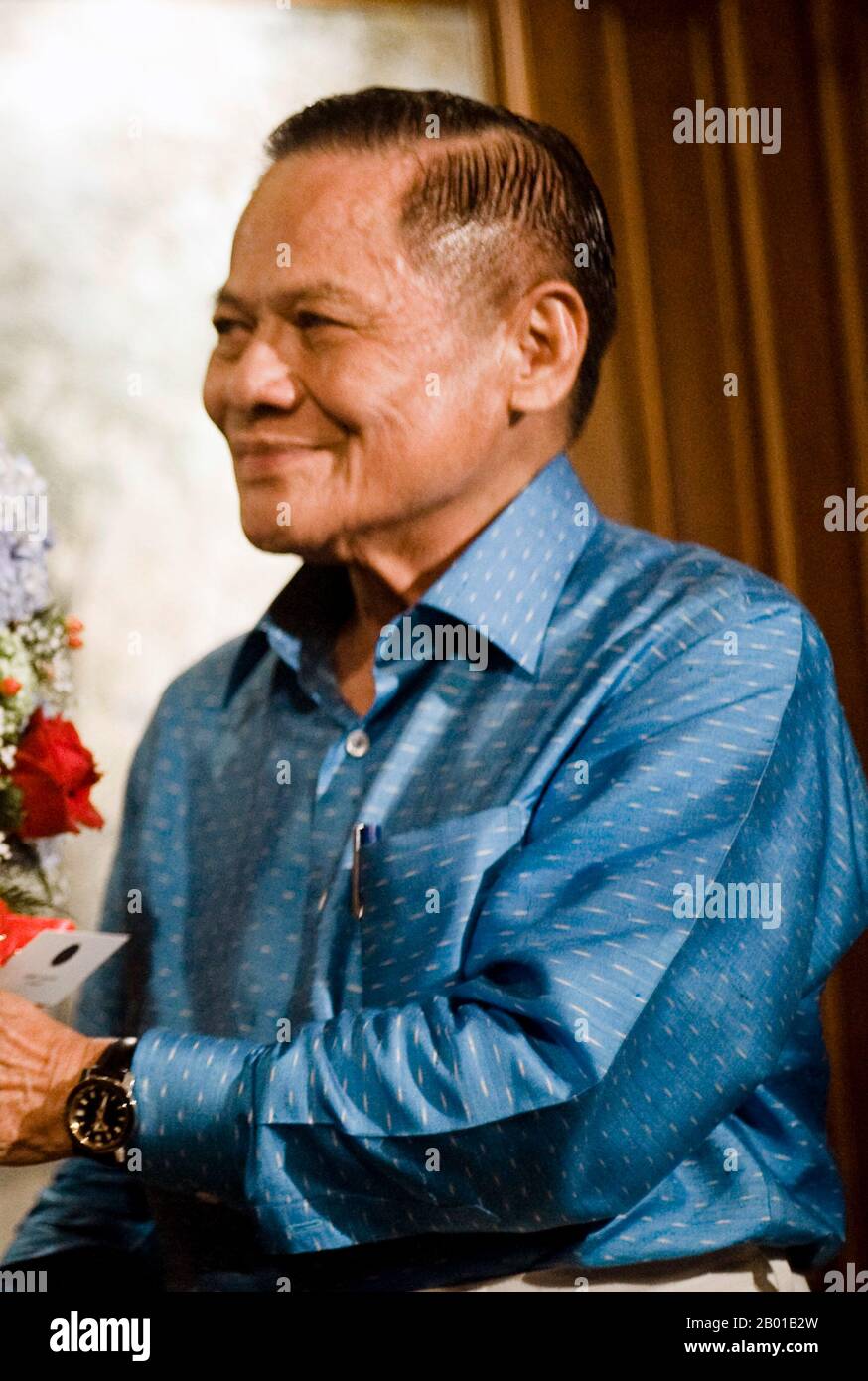 Thailandia: Banharn Silpa-arca (19 agosto 1932 - 23 aprile 2016), primo Ministro della Thailandia (r. 1995-1996). Foto di Peerapat Wimonrangcarat/Govt. Di Thailandia, 2009. Banharn Silpa-arca è stato il primo Ministro della Thailandia del 21st, dal 13 luglio 1995 al 24 novembre 1996. Dal 1976 è stato un membro del Parlamento sino-tailandese veterano in qualità di rappresentante eletto della provincia di Suphanburi. Aveva fatto la sua fortuna in costruzione prima di entrare in politica, e ha tenuto diversi posti di gabinetto in diversi governi. Durante il suo mandato, fu coinvolto in vari scandali di corruzione, che lo provocarono a dimettersi. Foto Stock