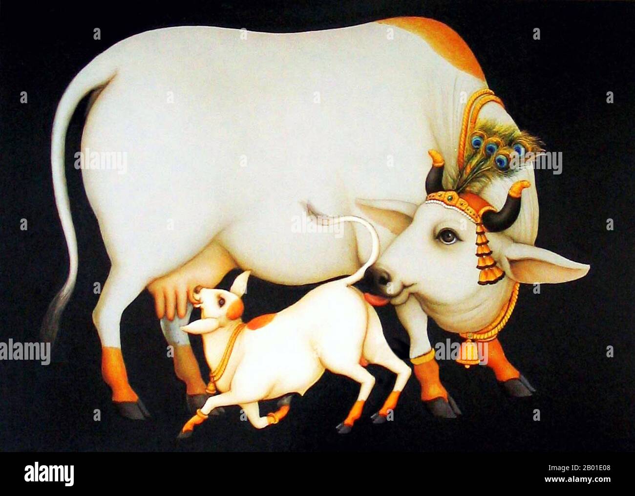 India: Una rappresentazione comune di una vacca Santa - spesso raffigurata come 'vacca di Krishna' - e vitello, 20th ° secolo. I bovini sono considerati sacri in varie religioni del mondo, in particolare induismo, giainismo, buddismo, zoroastrianesimo così come le religioni dell'Antico Egitto, dell'Antica Grecia e dell'Antica Roma. In alcune regioni, in particolare in India, la macellazione dei bovini può essere vietata e la loro carne può essere tabù. Nell'Induismo, Kamadhenu, la miracolosa 'mucca dell'abbondanza' e la 'altra di mucche' si ritiene rappresenti la generica mucca sacra, considerata come la fonte di ogni prosperità. Foto Stock