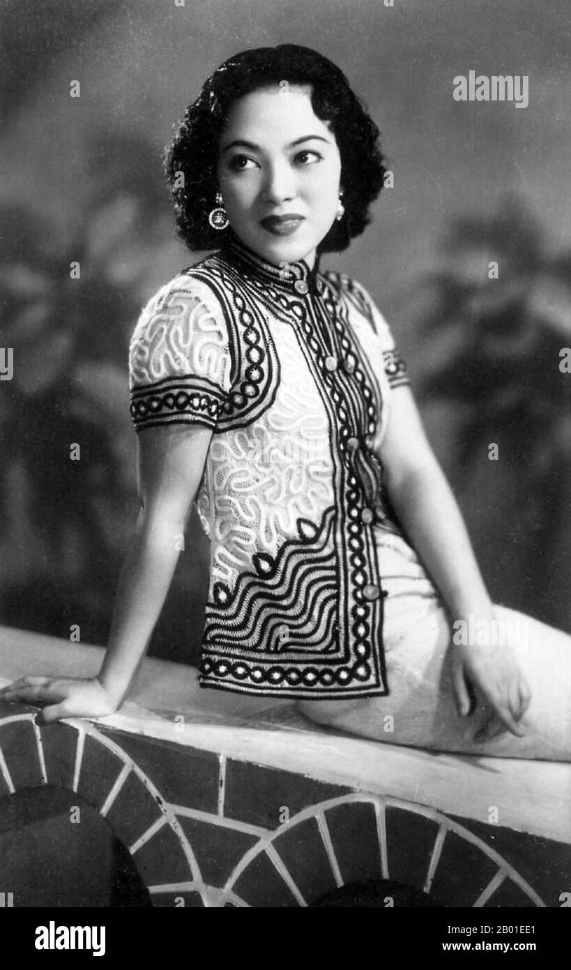 Cina/Giappone: Li Xianglan (12 febbraio 1920 - 7 settembre 2014), attrice, cantante e politico giapponese di origine cinese, c. 1940s. Li Hsiang-LAN, nato Yoshiko Yamaguchi e conosciuto anche da Shirley Yamaguchi e Yoshiko Otaka, ha fatto il suo debutto come attrice e cantante nel film Honeymoon Express del 1938. Fu fatturata come li Xianglan, pronunciò Ri Kōran in giapponese. L'adozione di un nome di scena cinese è stata spinta dai motivi economici e politici della società - una ragazza manchuriana che aveva il comando sia sulla lingua giapponese che cinese è stata ricercata. Foto Stock