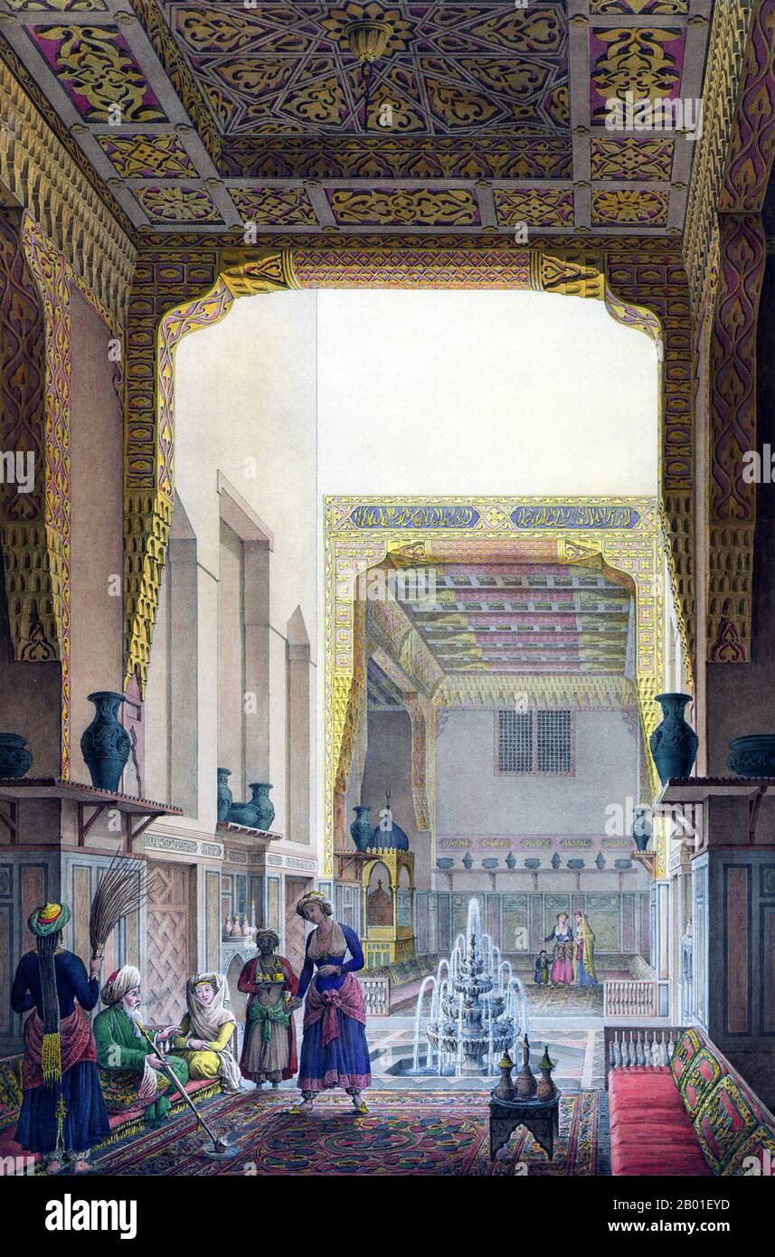 Egitto: L'interno elaborato e riccamente decorato di una casa privata, il Cairo. Dipinto di Pascal Coste (26 novembre 1787 - 8 febbraio 1879), c. 1839. Xavier Pascal Coste è stato un architetto francese. Suo padre era uno dei maggiori figners a Marsiglia. Mostrando la promessa intellettuale e artistica, Pascal ha iniziato i suoi studi nello studio di Penchaud, architetto del dipartimento e del municipio. Nel 1814, è stato ricevuto nella École des Beaux-Arts di Parigi. Il suo tempo a Parigi è stato fondamentale nella sua vita. Foto Stock