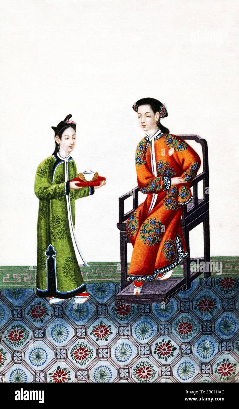 Cina: Rappresentazione dipinta a mano di amante e servo nell'alta società della dinastia Qing del XIX secolo. Scene di servizio da un piccolo album noto come "Chinese Drawings: Court and Society", che mostrano lo stile e la moda contemporanei alla Qing Court. La dinastia Qing fu l'ultima dinastia della Cina, che governò dal 1644 al 1912. I governanti Qing appartenevano al clan Jurchen Aisin Gioro, una tribù nomade che ebbe origine a nord-est della grande Muraglia nell'attuale Cina nord-orientale. Nel corso del suo regno, i Qing si integrarono fortemente con la cultura cinese. Foto Stock