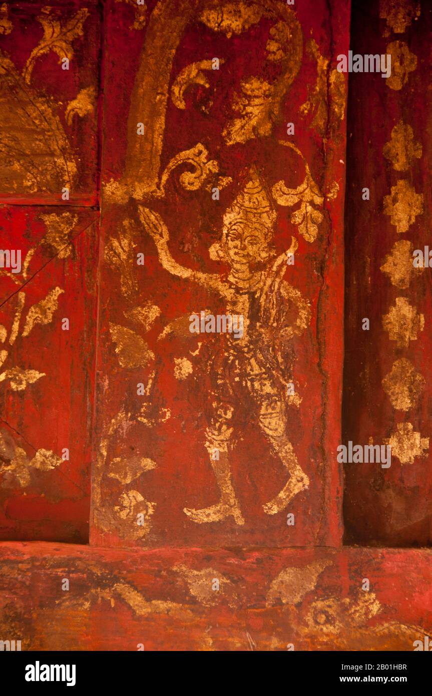 Thailandia: Murale sbiadito all'interno del viharn, Wat Lai Hin, provincia di Lampang. Wat Lai Hin Kaew Chang Yuan (Tempio dell'elefante in piedi con la spalla di pietra) fu originariamente costruito nel 1683. Foto Stock