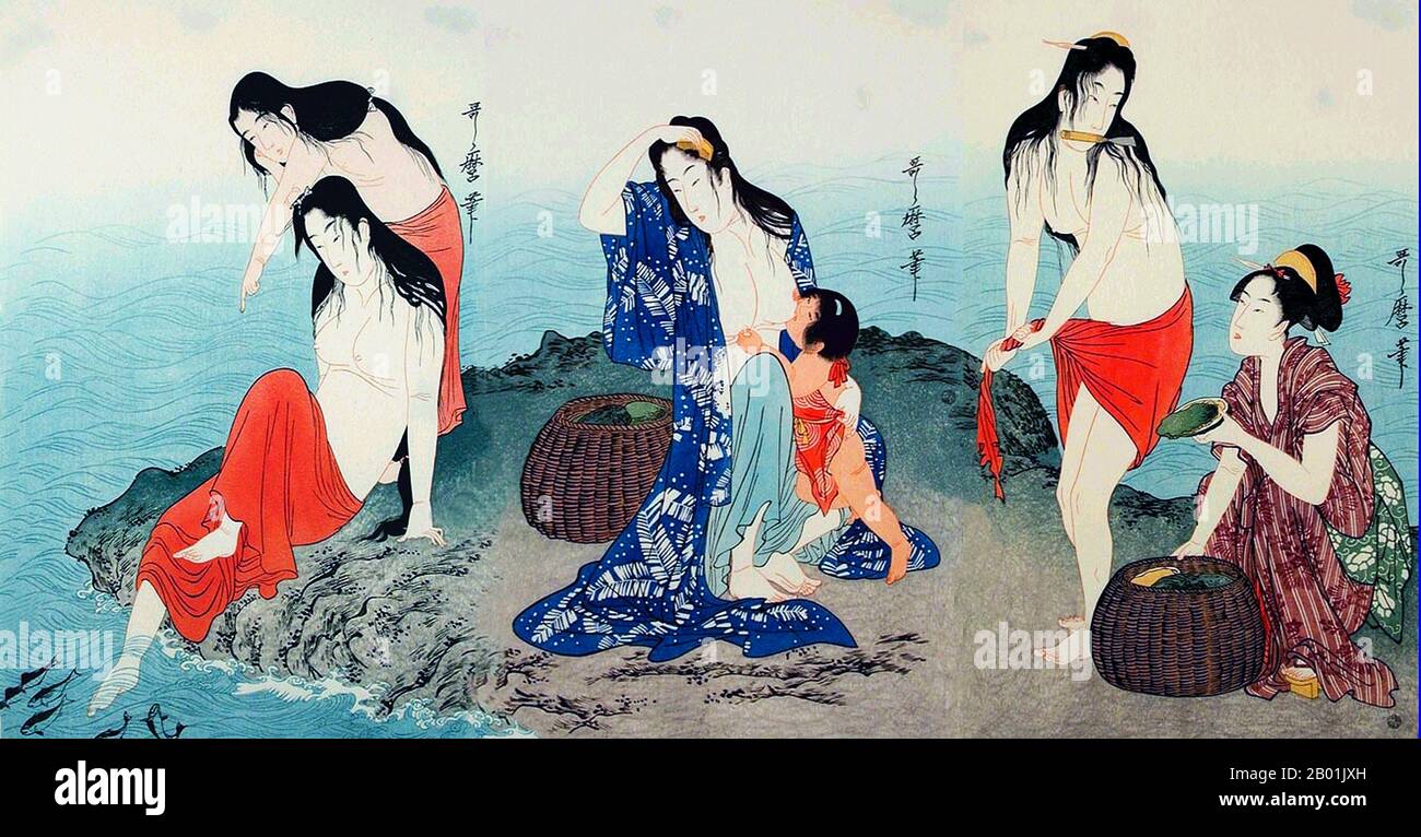 Giappone: 'Abalone Divers / The Abalone Fishwoman'. Ukiyo-e Woodblock trittico stampato da Kitagawa Utamaro (c. 1753 - 31 ottobre 1806), c. 1797-1798. Il titolo sembrerebbe essere un doppio entendre, poiché pochi "subacquei abalone” si sarebbero vestiti, figuriamoci, come queste bellezze del "bijin”. Kitagawa Utamaro era un incisore e pittore giapponese, considerato uno dei più grandi artisti di stampe in legno (ukiyo-e). È noto soprattutto per i suoi studi magistralmente composti sulle donne, noti come bijinga. Ha anche prodotto studi sulla natura, in particolare libri illustrati di insetti. Foto Stock