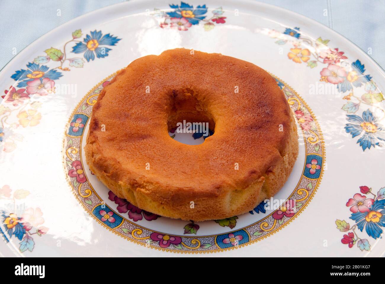 Thailandia: Trang Cake, una specialità locale, Trang Town, provincia di Trang, Thailandia meridionale. Trang è stato un centro commerciale almeno dal i secolo d.C. Crebbe fino alla prosperità tra il VII e il XIII secolo durante il periodo Srivijaya e rimane oggi un'importante città commerciale. Gomma, olio di palma e pesca sono i pilastri dell'economia cittadina. Il turismo sta avendo un impatto crescente poiché la costa delle Andamane e le isole di Trang sono sempre più sviluppate e diffuse. Foto Stock