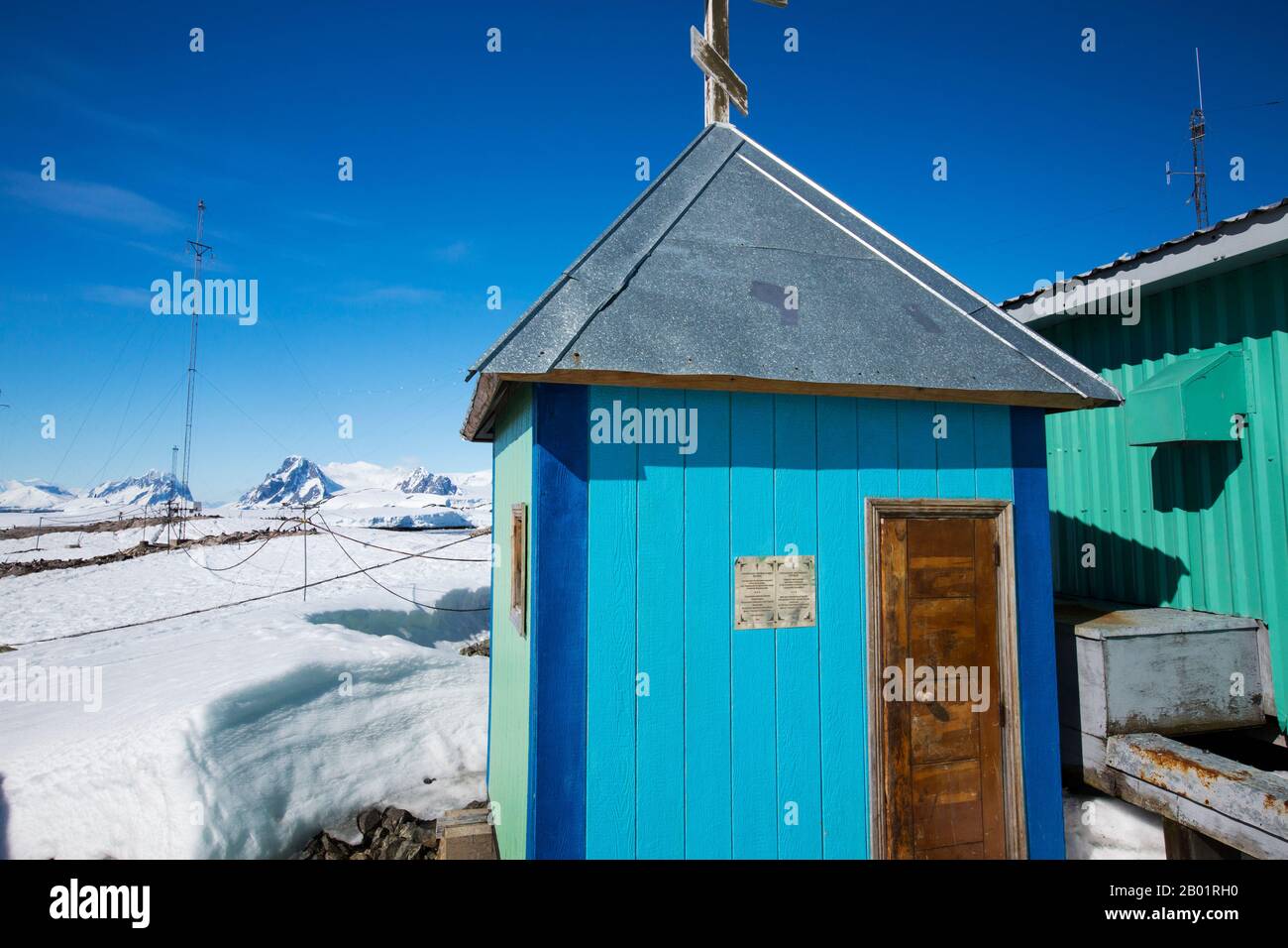 Una piccola cappella a Vernadsky Station un'ex base di ricerca britannica ora di proprietà degli ucraini sull'isola di Galindez nelle isole argentine al largo dell'Ant Foto Stock