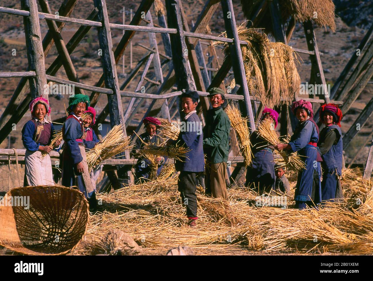 I tibetani di Zhongdian hanno un proprio costume che differisce da