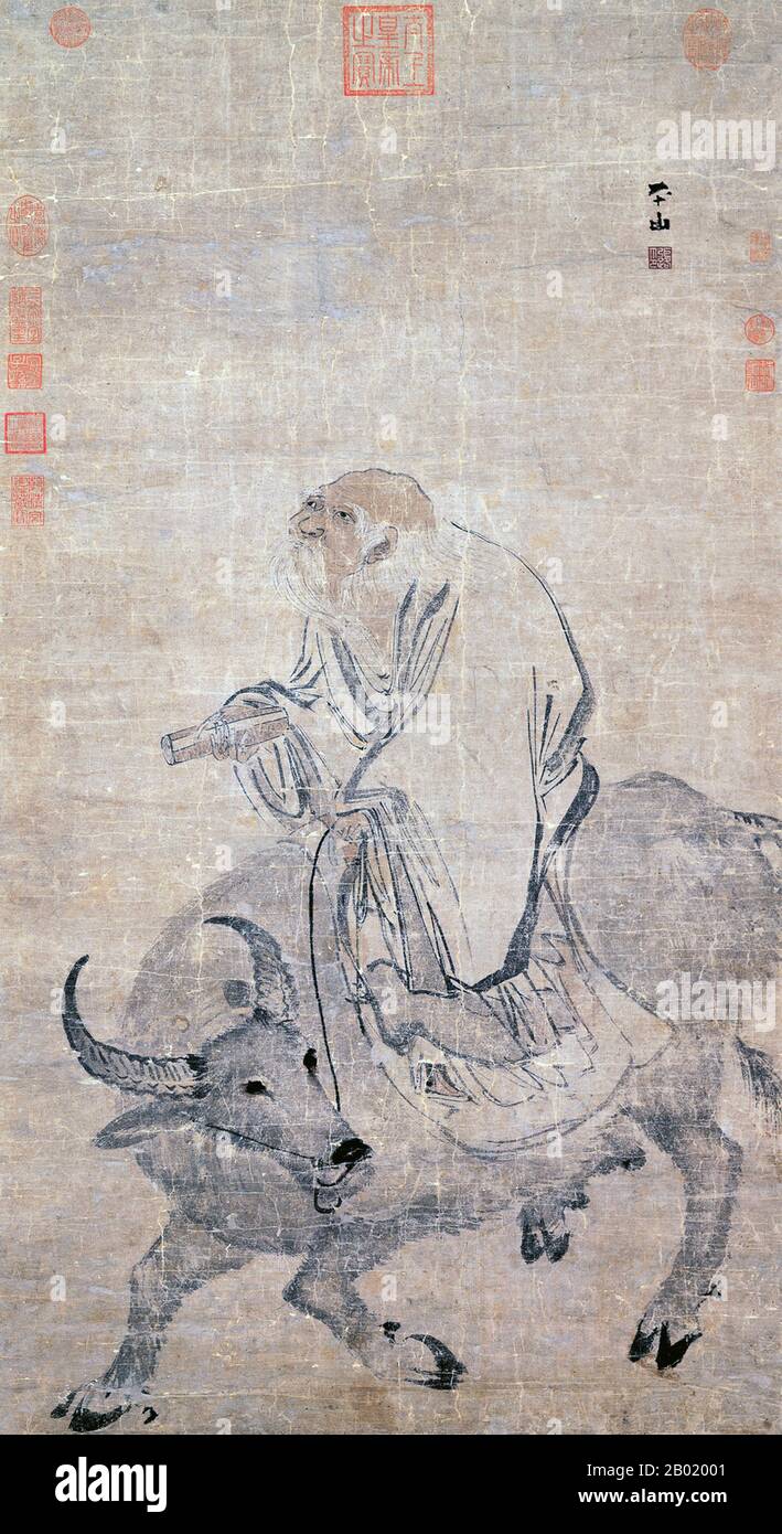 Cina: "Laozi Riding an Ox". Dipinto a pergamena di Zhang Lu (1464-1538), all'inizio del XVI secolo. Laozi (Lao Tzu, vi secolo a.C.) è stato un filosofo mistico dell'antica Cina. La sua associazione con il Daodejing (Tao te Ching) lo ha portato a essere tradizionalmente considerato il fondatore del Taoismo (scritto anche "Daoismo"). Egli è anche venerato come divinità nella maggior parte delle forme religiose della religione taoista, che spesso si riferisce a Laozi come Taishang Laojun, o "uno dei tre puri". Laozi tradotto letteralmente dal cinese significa "vecchio maestro" o "vecchio" ed è generalmente considerato onorifico. Foto Stock