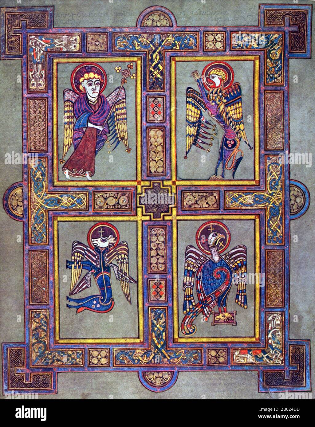 Irlanda/Scozia: Folio 27v contiene i simboli dei quattro evangelisti (in senso orario dall'alto a sinistra): Un uomo (Matteo), un leone (Marco), un'aquila (Giovanni) e un bue (Luca). Il Libro di Kells, c. 800 d.C. Il Libro di Kells (irlandese: Leabhar Cheanannais) (Dublino, Trinity College Library, MS A. I. (58), a volte noto come il Libro di Columba) è un manoscritto miniato evangelico in latino, contenente i quattro Vangeli del nuovo Testamento insieme a vari testi e tabelle prefatori. Fu creato dai monaci celtici intorno al 800 o poco prima. Il testo dei Vangeli è in gran parte tratto dalla Vulgata. Foto Stock