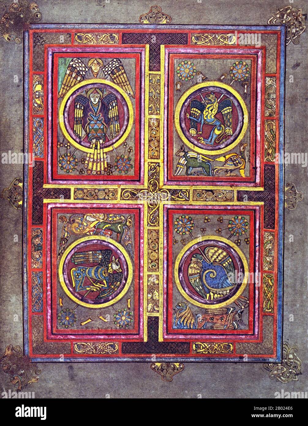 Irlanda/Scozia: I simboli evangelici. Contr. 129 V. il Libro di Kells, c. 800 d.C. Il Libro di Kells (irlandese: Leabhar Cheanannais) (Dublino, Trinity College Library, MS A. I. (58), a volte noto come il Libro di Columba) è un manoscritto miniato evangelico in latino, contenente i quattro Vangeli del nuovo Testamento insieme a vari testi e tabelle prefatori. Fu creato dai monaci celtici intorno al 800 o poco prima. Il testo dei Vangeli è in gran parte tratto dalla Vulgata, anche se include anche diversi passaggi tratti da versioni precedenti della Bibbia nota come Vetus Latina. Foto Stock