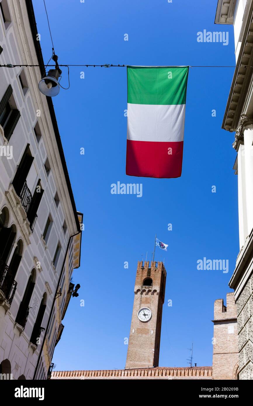 Bandiera italiana. Treviso, Veneto, Italia, Europa, UE Foto Stock