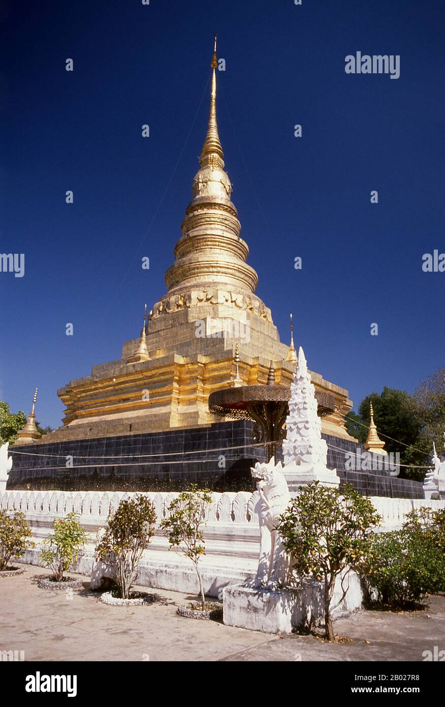 Wat Phra Che Chae Haeng risale al 1355 e fu costruito durante il regno Di Pregare Kan Muang. Nan risale alla metà del 14th secolo e per gran parte della sua storia era un regno isolato. L'attuale città si estende lungo la riva destra del fiume Nan. Foto Stock