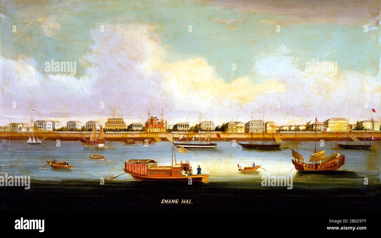Cina: Shanghai vista dal fiume Huangpu. Pittura a olio su tela, c. 1865. L'attenzione internazionale a Shanghai crebbe nel XIX secolo grazie al suo potenziale economico e commerciale e anche alla sua posizione sul fiume Yangtze. Durante la prima guerra dell'oppio (1839-1842), le forze britanniche tennero temporaneamente la città. La guerra si concluse con il Trattato di Nanchino del 1842, aprendo Shanghai e altri porti al commercio internazionale. Nel 1863, l'insediamento britannico, situato a sud di Suzhou creek (distretto di Huangpu), e l'insediamento americano, a nord di Suzhou creek (distretto di Hongkou), combinati. Foto Stock
