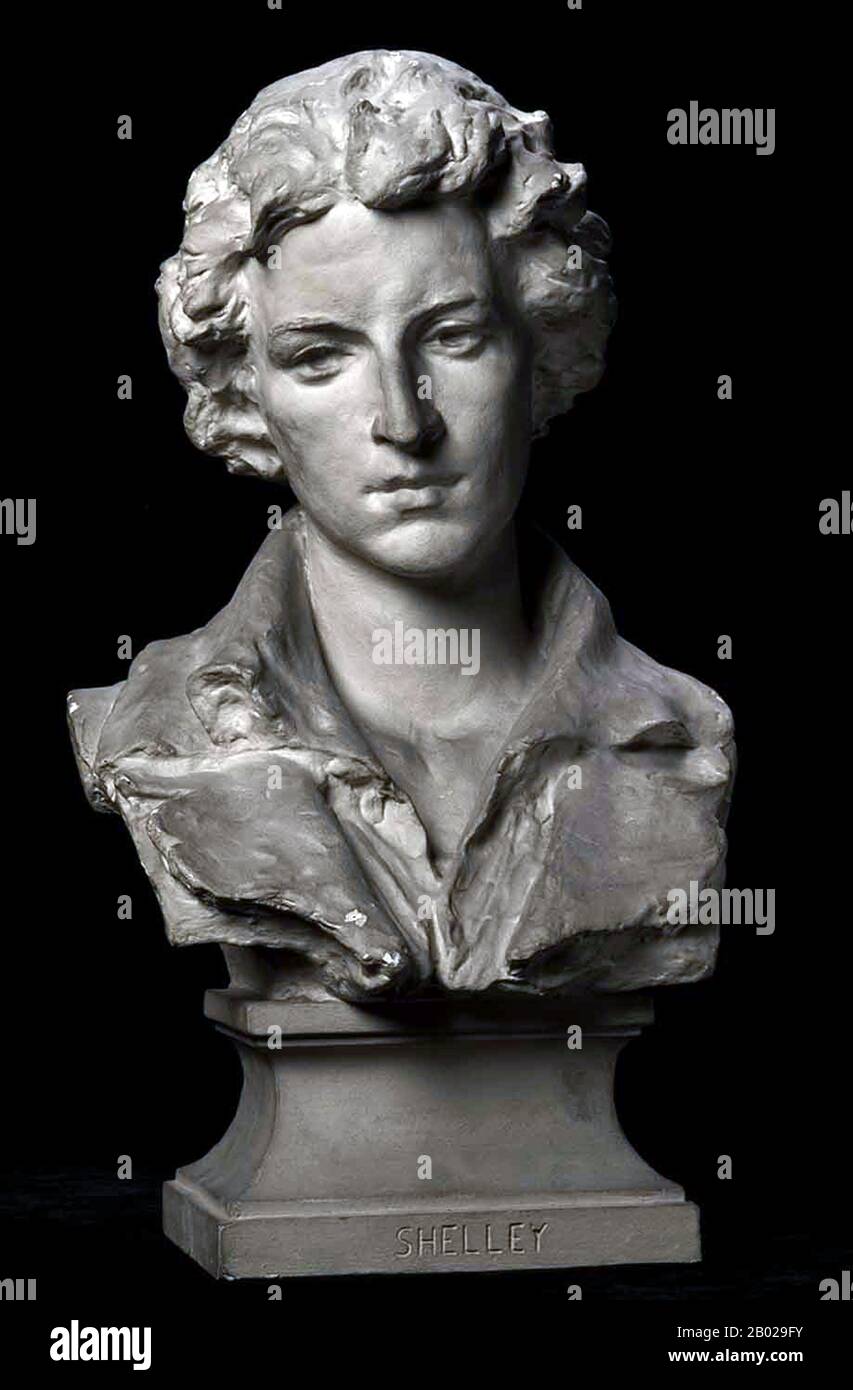 Inghilterra/Regno Unito: Percy Bysshe Shelley (4 agosto 1792 - 8 luglio 1822), poeta, radicale, utilizzatore di oppio. Busto in gesso di William Ordway Partridge (1861-1930), 1899. Percy Bysshe Shelley è stato uno dei maggiori poeti romantici inglesi ed è considerato dalla critica come uno dei migliori poeti lirici in lingua inglese. Radicale nella sua poesia e nelle sue opinioni politiche e sociali, Shelley non raggiunse la fama durante la sua vita, ma il riconoscimento per la sua poesia crebbe costantemente dopo la sua morte. Foto Stock