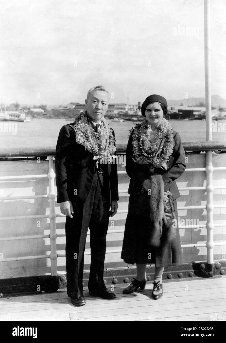 Corea/USA: Syngman Rhee (26 marzo 1875 - 19 luglio 1965) e Francesca Rhee (austriaca. Nee Donner, 15 giugno 1900 - 19 marzo 1992), Honolulu, Hawaii, 24 gennaio 1935. Syngman Rhee, nome d'arte UNAM, è stato uno statista coreano, dittatore autoritario e primo presidente del governo provvisorio della Repubblica di Corea, nonché primo presidente della Corea del Sud dal 1948 al 1960. Francesca Maria Barbara Donner, nata Franziska Donner, era la seconda moglie di Syngman Rhee, e fu la First Lady inaugurale della Corea del Sud. Foto Stock