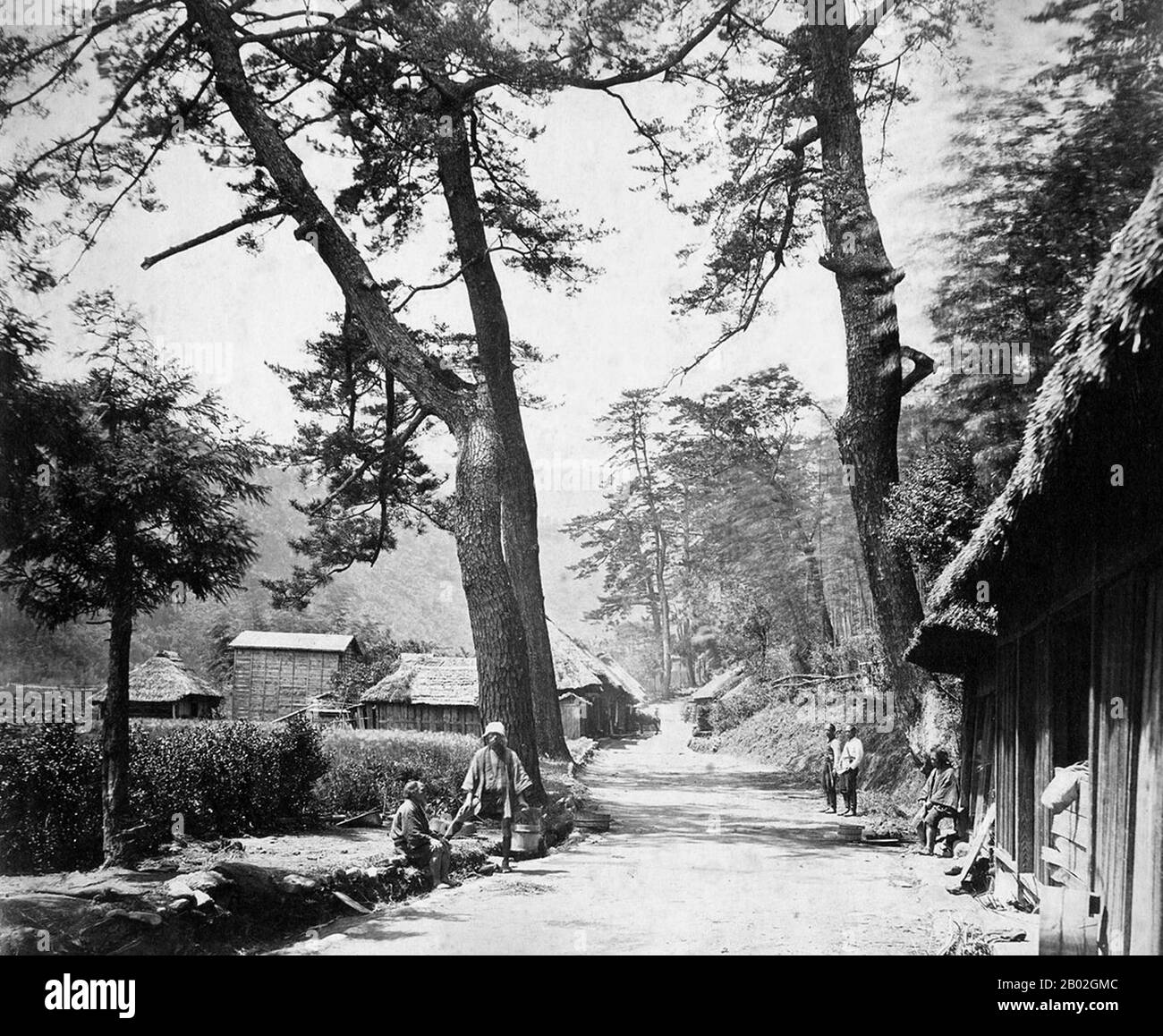 La Tōkaidō (東海道 East Sea Road) era la più importante Delle Cinque Rotte del periodo Edo, che collegavano Edo (Tokyo moderna) a Kyoto in Giappone. A differenza dell'entroterra e meno ha viaggiato Nakasendō, il Tōkaidō ha viaggiato lungo la costa del mare di Honshū orientale, da cui il nome del percorso. Foto Stock