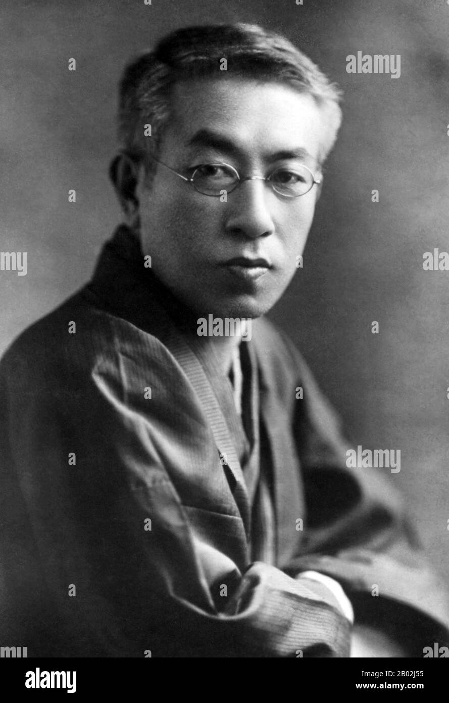 Giappone: Tōson Shimazaki (島崎 藤村 Shimazaki Tōson, 25 marzo 1872 – 22 agosto 1943) è il nome in penna di Shimazaki Haruki, un autore giapponese, attivo nei periodi Meiji, Taishō e Shōwa del Giappone. Iniziò la sua carriera come poeta romantico, ma continuò a stabilirsi come un grande sostenitore del naturalismo nella fiction giapponese. Foto Stock
