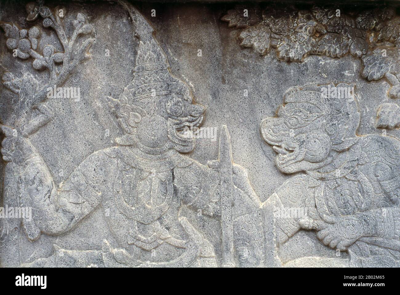 Il Ramayana è una storia vecchia quanto il tempo e - almeno nel subcontinente indiano e attraverso gran parte del sud-est asiatico - di popolarità senza pari. Più di duemila trecento anni fa lo studioso-poeta Valmiki si sedette a scrivere la sua epica definitiva di amore e di guerra. Il poema Valmiki composto è stato progettato il Ramayana, o 'Romance of Rama' in Sanscrito. Nella sua forma attuale, la versione sanscrita consiste di circa 24.000 coppie divise in sette libri. Il Ramakien è la versione tailandese di questo epico e ha un'influenza importante sulla letteratura, l'arte e il dramma tailandese. E' considerata la Nationa Foto Stock