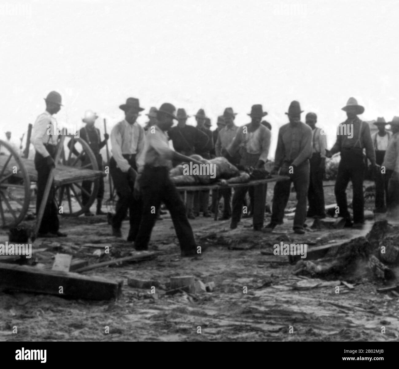 L'uragano del 1900 fece la caduta il 8 settembre 1900, nella città di Galveston, Texas, negli Stati Uniti. Aveva stimato venti di 233 km/h (145 miglia/ora) al calare, rendendolo una tempesta di categoria 4 sulla scala Saffir-Simpson Hurricane. È stato l'uragano più letale della storia americana. L'uragano ha causato grande perdita di vita con il tributo stimato di morte fra 6.000 e 12.000 individui; il numero più citato nelle relazioni ufficiali è 8.000, dando la tempesta il terzo-più alto numero di morti o feriti di qualsiasi uragano Atlantico, dopo il grande uragano di 1780 e di Hurrica del 1998 Foto Stock