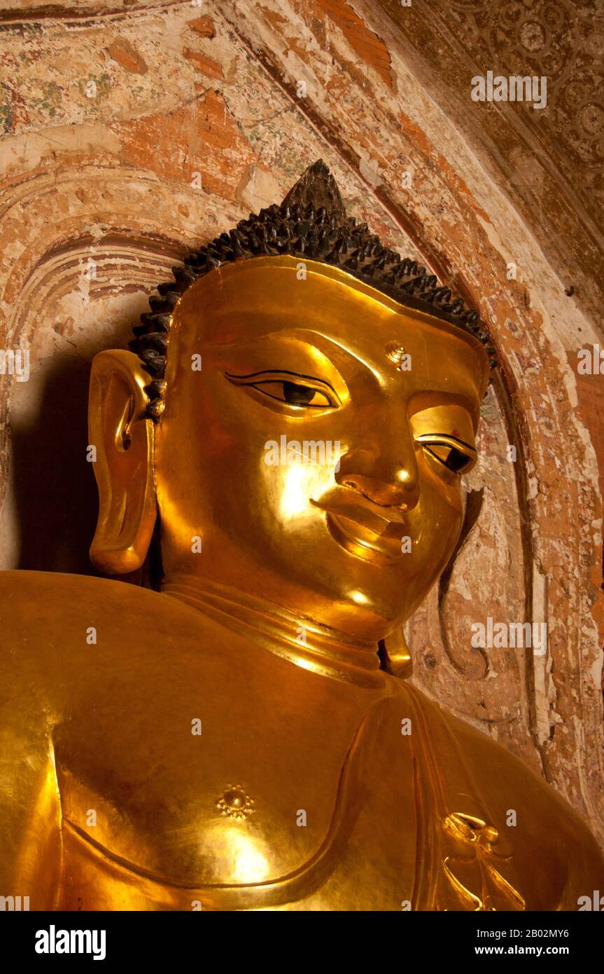 Il Tempio di Htilominlo fu costruito durante il regno del re Htilominlo (noto anche come Nandaungmya) nel 1211. Bagan, ex Pagan, fu costruito principalmente tra il 11th secolo e 13th secolo. Formalmente chiamato Arrimaddanapura o Arimaddana (la città del Crusher nemico) e anche conosciuto come Tambadipa (la terra del rame) o Tassadessa (la terra Parched), era la capitale di molti antichi regni in Birmania. Foto Stock