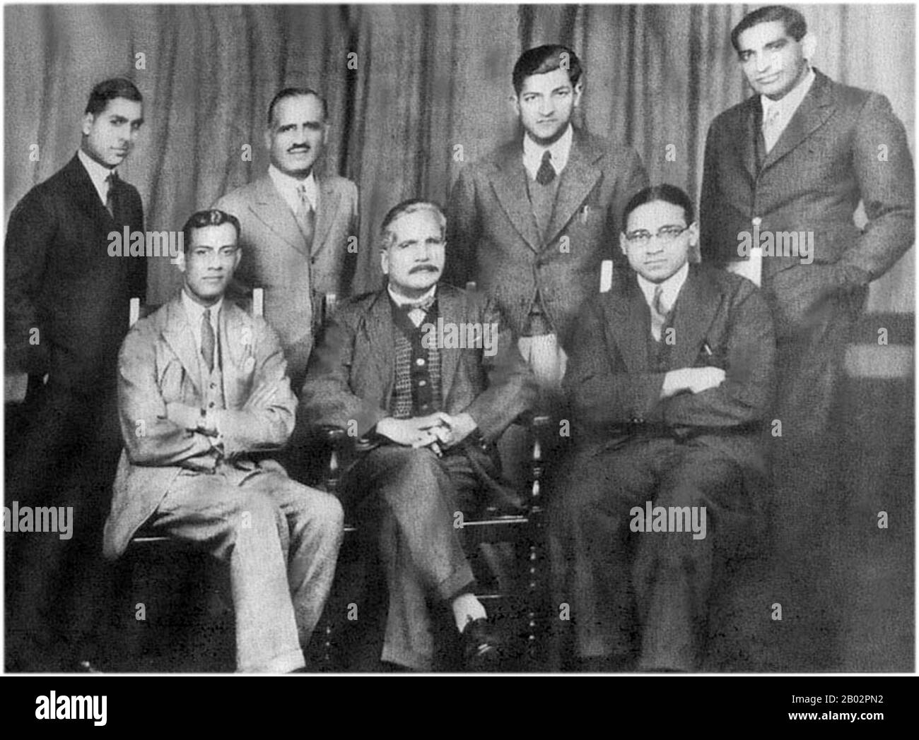 Choudhry Rahmat Ali (Choudhry Rahmat Ali, 16 novembre 1895 – 3 febbraio 1951) è stato un nazionalista musulmano pakistano, uno dei primi sostenitori della creazione dello stato del Pakistan. Gli viene attribuito il nome di Pakistan per una patria musulmana separata nell'Asia meridionale ed è generalmente noto come fondatore del movimento per la sua creazione. Sir Muhammad Iqbal (Londra, 9 novembre 1877 – Parigi, 21 aprile 1938) è stato un . È considerato uno dei personaggi più importanti della letteratura urdu, con li Foto Stock