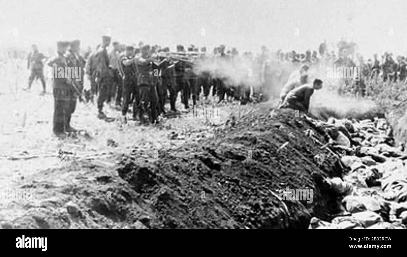Babi Yar è un burrone nella capitale Ucraina Kiev e il sito di una serie di massacri compiuti dalle forze tedesche e dai collaboratori nazisti locali durante la loro campagna contro l'Unione Sovietica. I più noti e meglio documentati di questi massacri si sono succeduti il 29 e 30 settembre 1941, dove 33.771 ebrei sono stati uccisi in un'unica operazione. La decisione di uccidere tutti gli ebrei a Kiev è stata presa dal governatore militare, dal generale Maggiore Kurt Eberhard, dal comandante della polizia del gruppo dell'esercito sud, dal SS-Obergruppenführer Friedrich Jeckeln e dal comandante otto Rasch, Einsatzgruppe C. E 'stato portato o Foto Stock