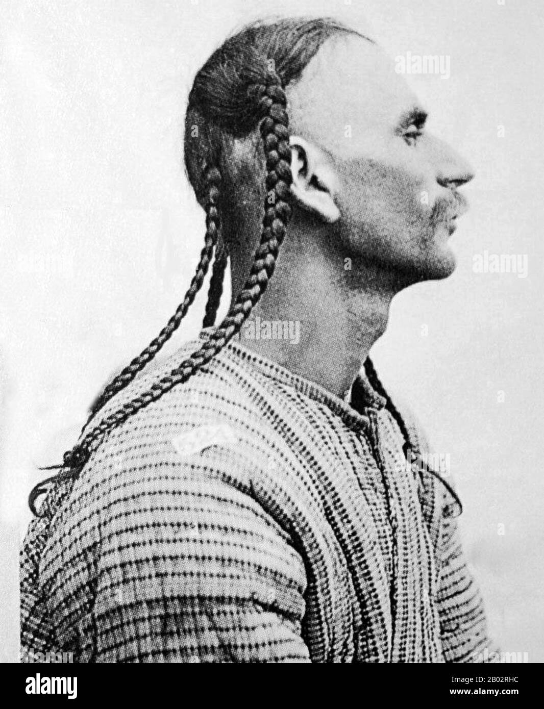 I curdi sono un gruppo etnico iraniano in Medio Oriente, che in gran parte abitano un'area contigua che si estende in parti adiacenti dell'Iran, dell'Iraq, della Siria e della Turchia, una regione geo-culturale spesso chiamata 'Kurdistan'. I curdi hanno origini etnicamente diverse. Essi sono culturalmente e linguisticamente strettamente legati ai popoli iraniani e, di conseguenza, sono spesso essi stessi classificati come un popolo iraniano. Le lingue curde formano un sottogruppo delle lingue iraniane nordoccidentali. Gli Yazidis sono una comunità religiosa curda la cui religione sincretica ma antica Yazidismo è legato a Zoroa Foto Stock