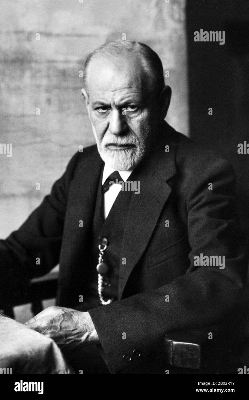 Sigmund Freud (Sigismund Schlomo Freud, 6 maggio 1856 – 23 settembre 1939) è stato un neurologo austriaco, oggi noto come padre della psicoanalisi. Freud si qualificò come medico di medicina presso l'Università di Vienna nel 1881, e poi effettuò ricerche sulla paralisi cerebrale, l'afasia e la neuroanatomia microscopica presso l'ospedale generale di Vienna. Dopo aver completato la sua conduzione nel 1895, fu nominato docente di neuropatologia nello stesso anno e divenne professore affiliato (professore extraordinarius) nel 1902. Il lavoro di Freud ha soffocato il pensiero occidentale contemporaneo e la cultura popolare. Foto Stock