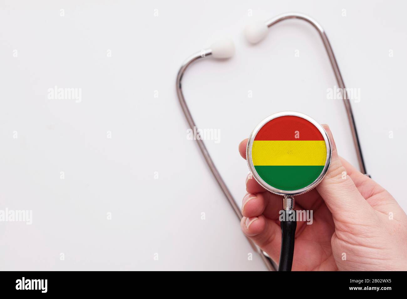 Bolivia concetto di assistenza sanitaria. Medico che detiene uno stetoscopio medico. Foto Stock