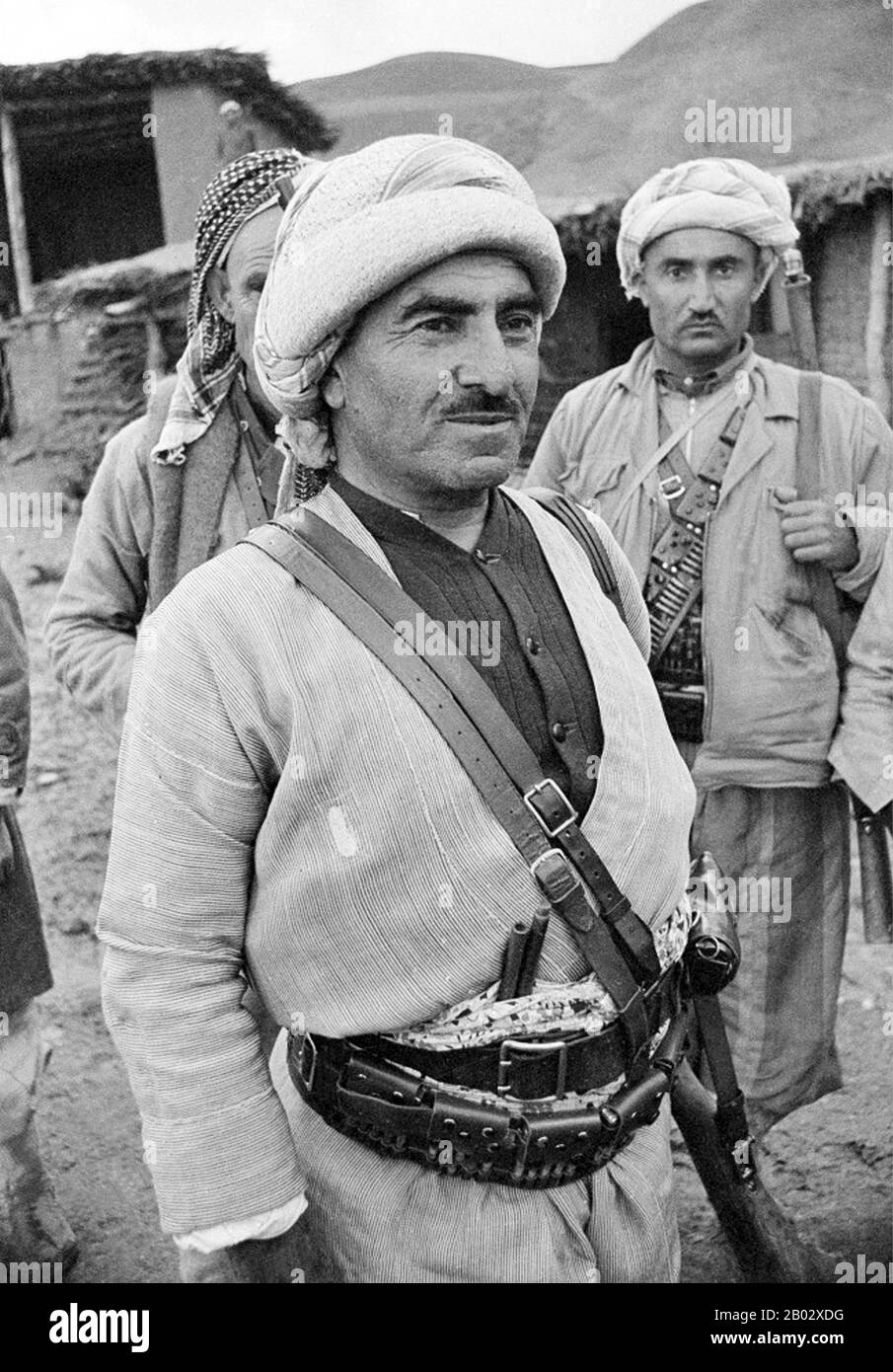 Mustafa Barzani (Mullah Mustafa, 14 marzo 1903 – 1 marzo 1979) è stato anche un leader nazionalista curdo, e la figura politica più importante nella moderna politica curda. Nel 1946, fu scelto come leader del Partito democratico Kurdistan (KDP) per guidare la rivoluzione curda contro i regimi iracheni. Barzani fu il primo leader politico e militare della rivoluzione curda fino alla sua morte nel marzo 1979. Ha guidato campagne di lotta armata contro i governi iracheno e iraniano. Foto Stock